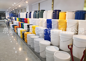 日本舔阴乱伦电影吉安容器一楼涂料桶、机油桶展区